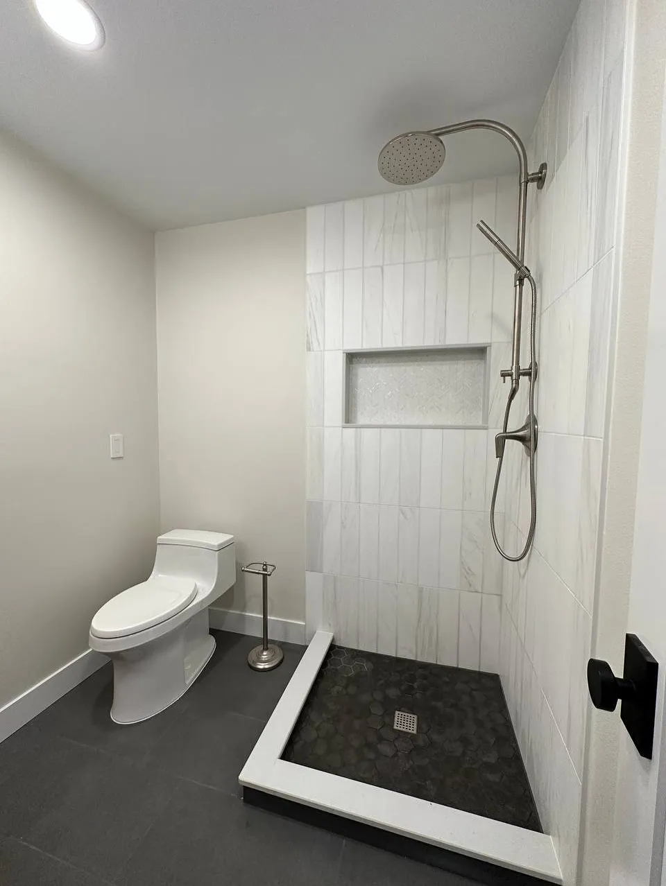 Interior remodeling in Northbrook — bathroom refresh by BeaverBuild near Chicago