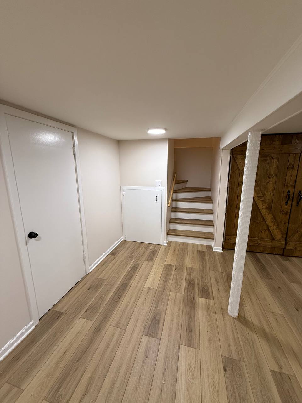 Interior remodeling in Buffalo Grove — flooring and trim work by BeaverBuild near Chicago